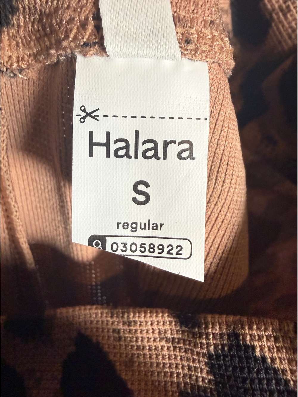 Halara High Waisted Crossover Leopard Print Waffle Pants Noir Safari Size Small - Picture 5 of 9